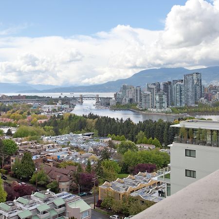 Holiday Inn Vancouver-Centre Broadway By Ihg Exteriör bild