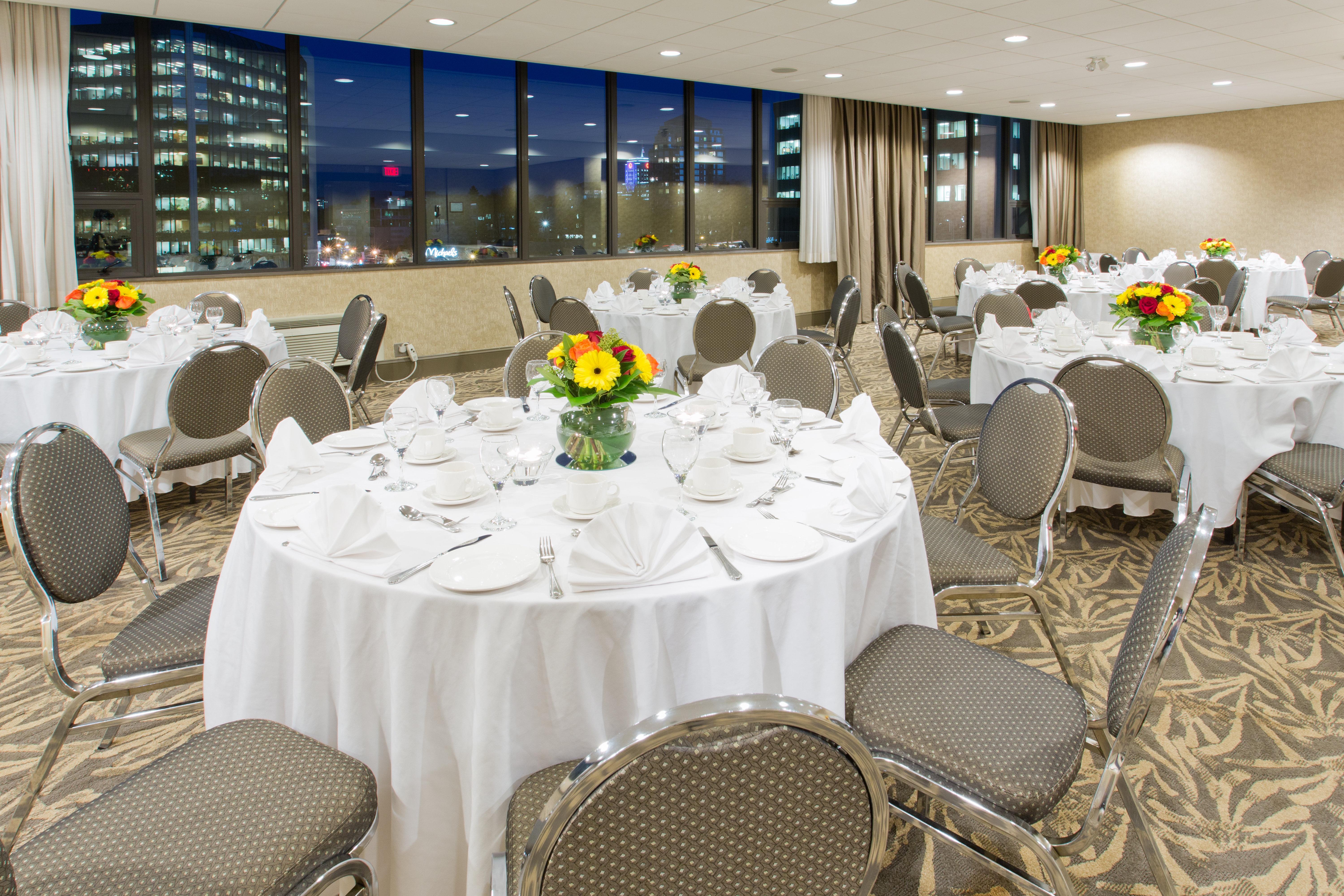 Holiday Inn Vancouver-Centre Broadway By Ihg Exteriör bild