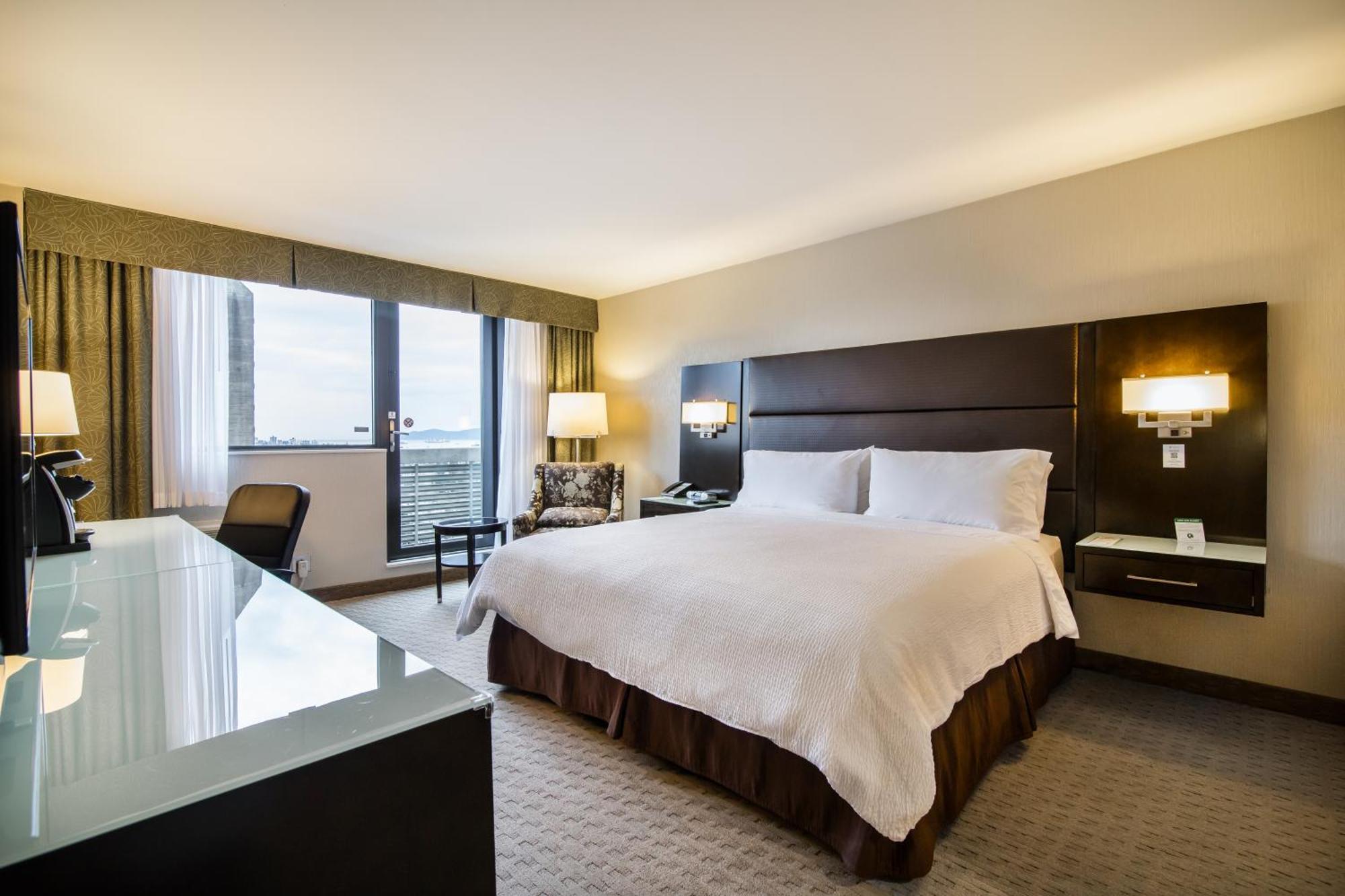 Holiday Inn Vancouver-Centre Broadway By Ihg Exteriör bild