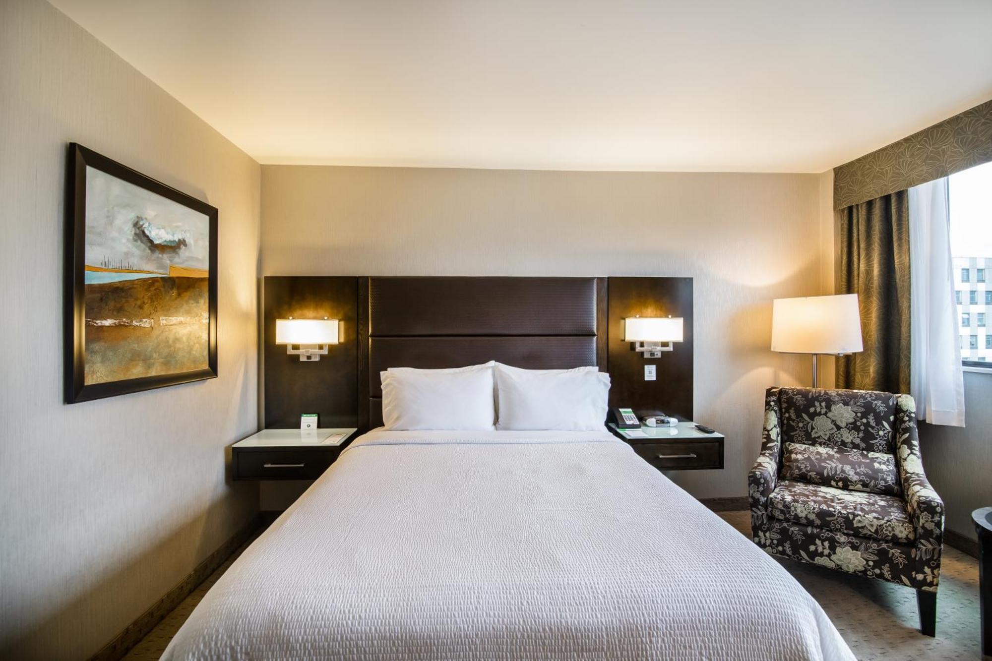 Holiday Inn Vancouver-Centre Broadway By Ihg Exteriör bild
