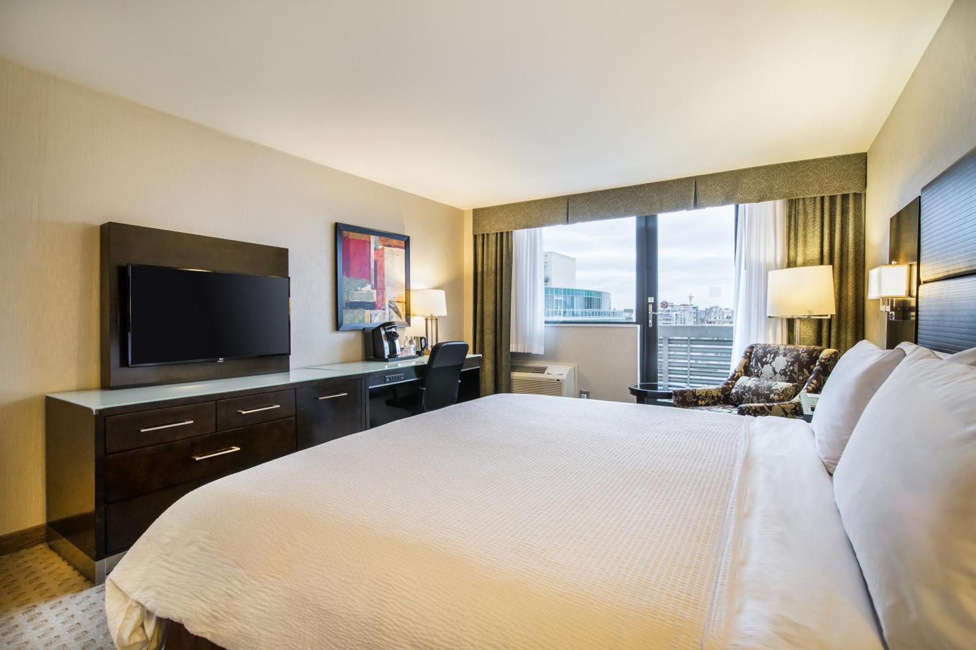 Holiday Inn Vancouver-Centre Broadway By Ihg Exteriör bild