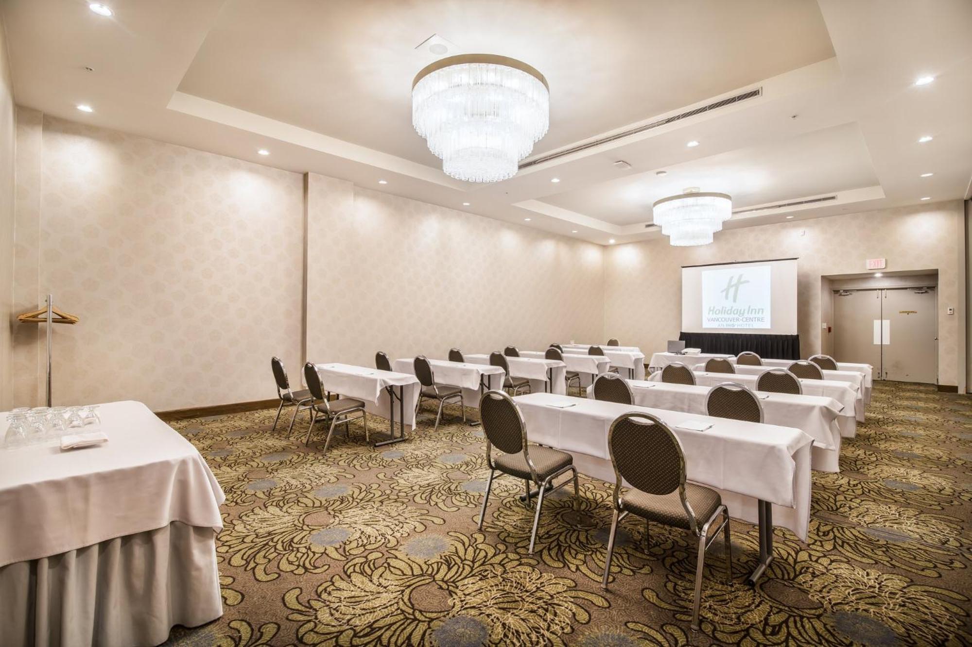 Holiday Inn Vancouver-Centre Broadway By Ihg Exteriör bild