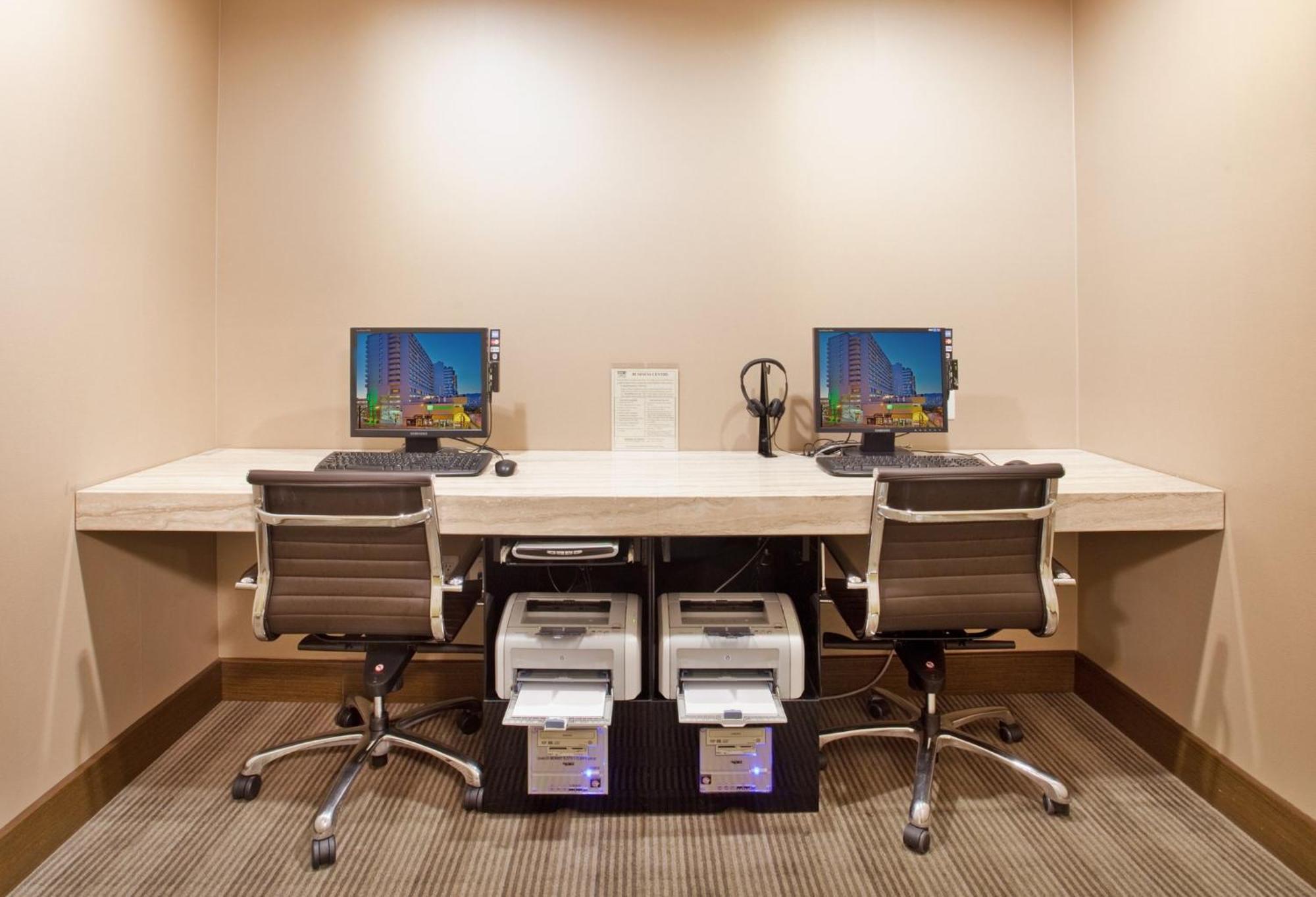 Holiday Inn Vancouver-Centre Broadway By Ihg Exteriör bild